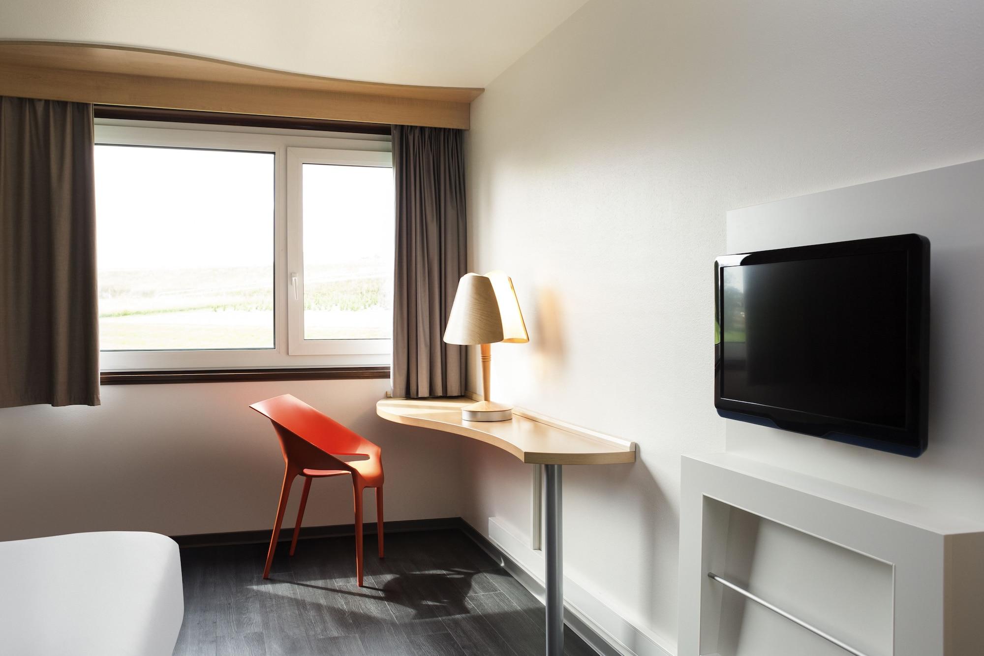 Ibis 3 Lacs Neuchatel Thielle Exterior photo
