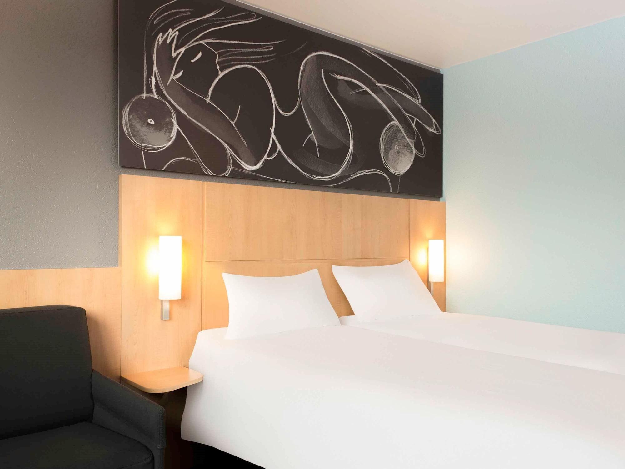 Ibis 3 Lacs Neuchatel Thielle Exterior photo